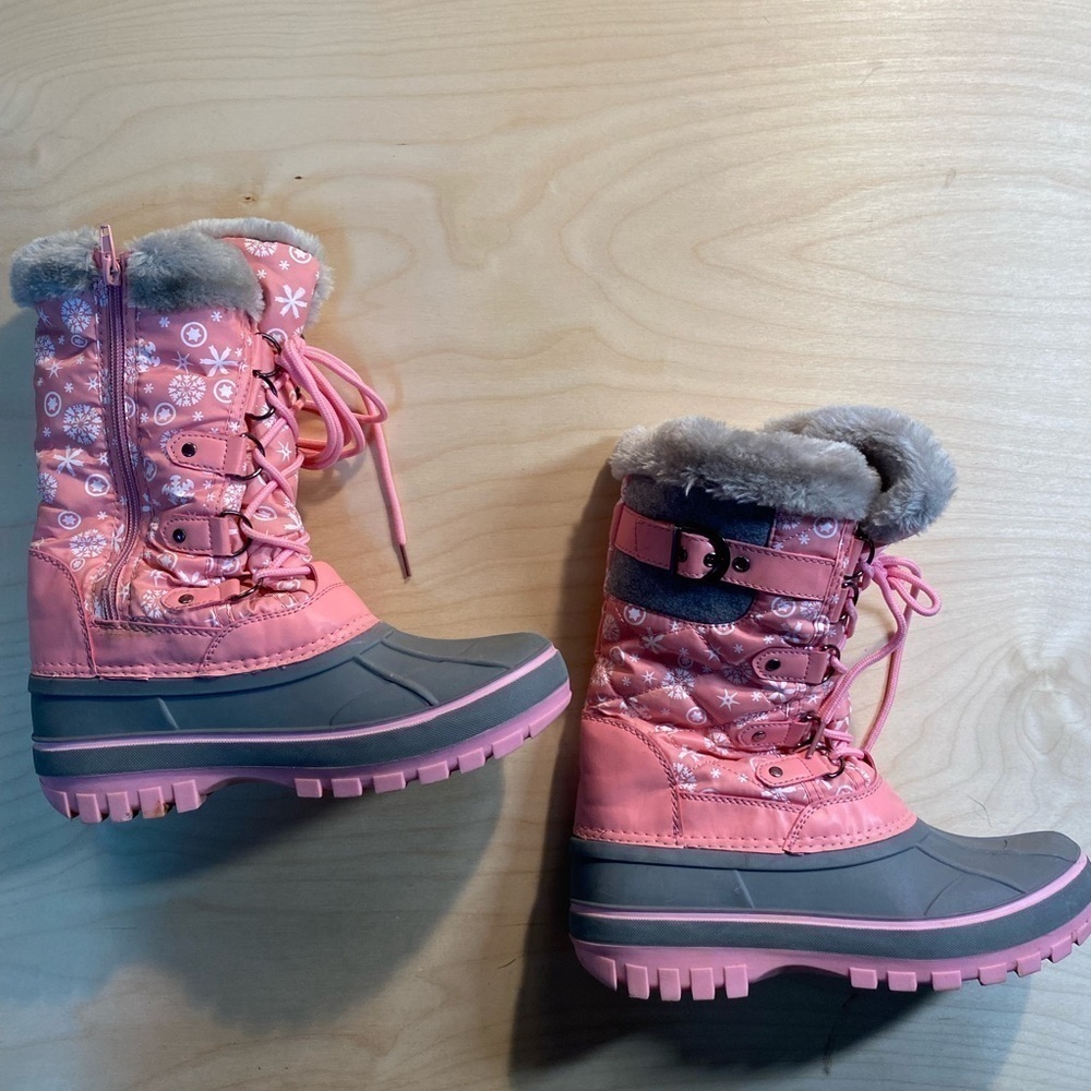 Thinsulate Dream Pairs Pink Boots size 5